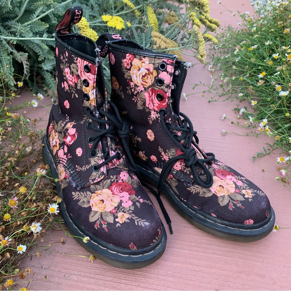 Floral canvas Dr. Martens Air Wair boots, size 8 / 39